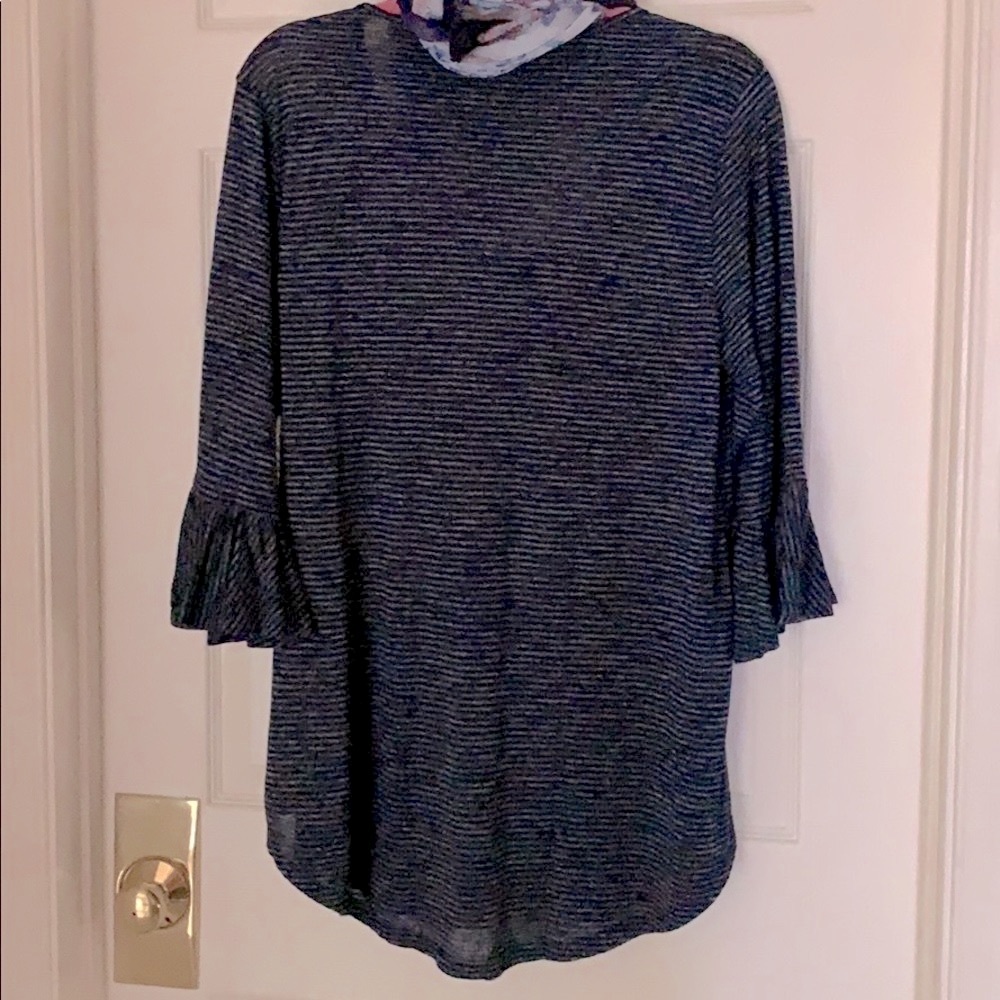 BLUE TOP & SCARF - Picture 7 of 7